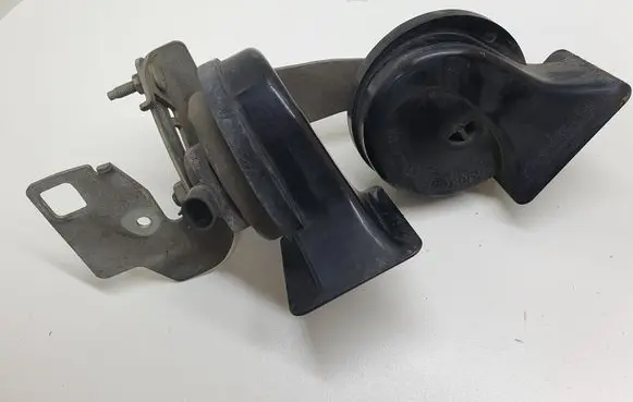 BMW 5 E60 E61 Horn signal 0092018 6935709