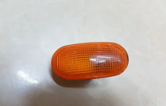 Mitsubishi L200 Front fender indicator light 0464852