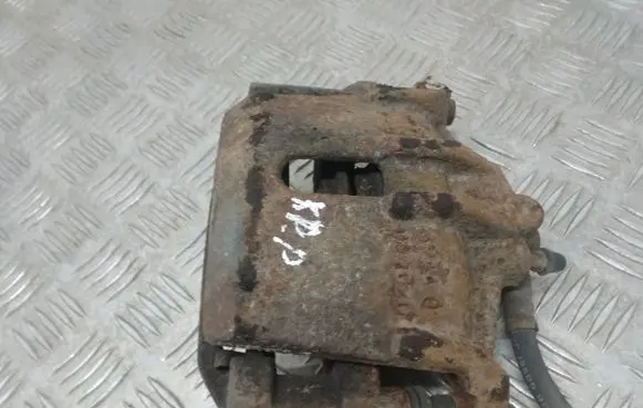 Toyota Yaris Front brake caliper 0204Y0