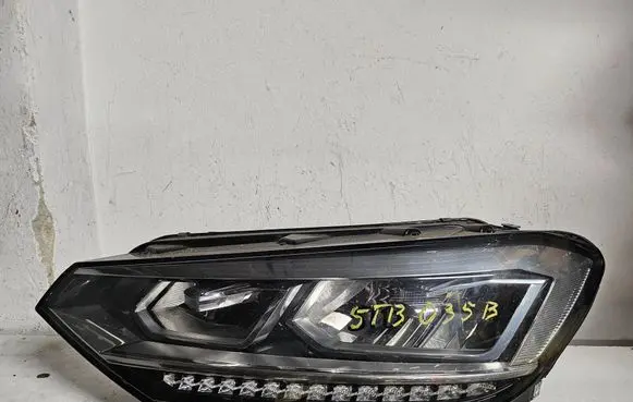 Volkswagen Touran III Headlight/headlamp 5TB941035B