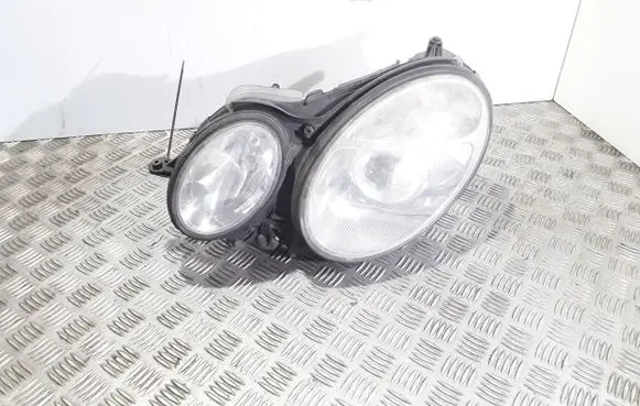 Mercedes-Benz E W211 Headlight/headlamp A0028202426 5DV00829000 15435901