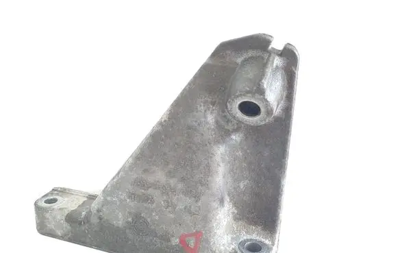 Mercedes-Benz CLS C219 Engine mounting bracket A2722231604