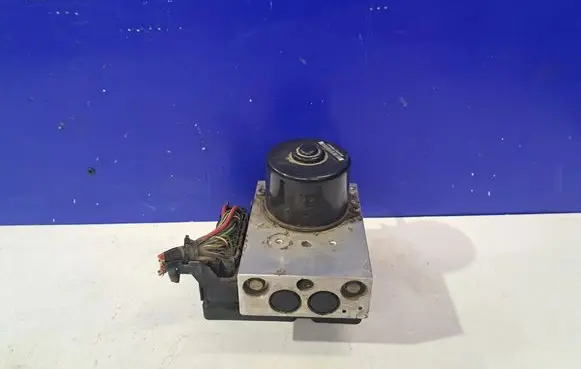 Volvo S60 ABS Pump 30643982 30643979