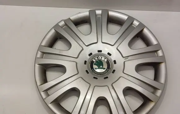 Skoda Octavia Mk2 (1Z) R15 wheel hub/cap/trim 1Z0601147E