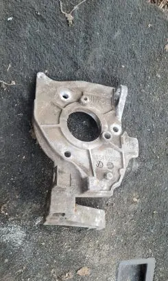 Volvo V50 Engine mounting bracket 9654959880
