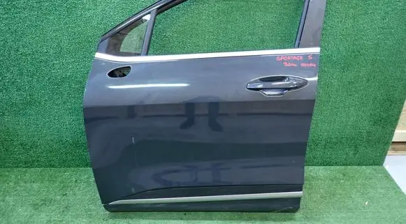 KIA Sportage Front door