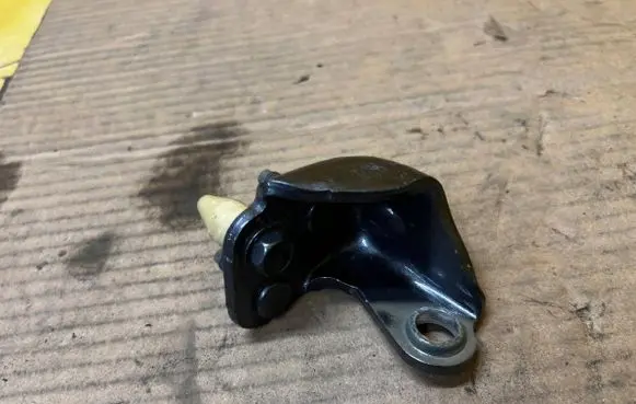 Ford Explorer VI Rear door upper hinge 