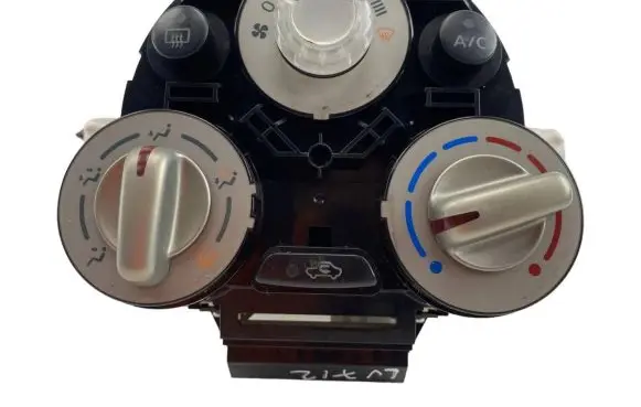 Nissan Cube Z12 Climate control unit