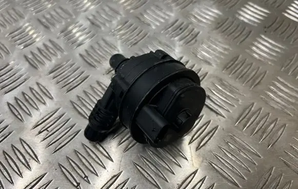 BMW 4 G22 G23 G24 G26 Electric auxiliary coolant/water pump 8651287