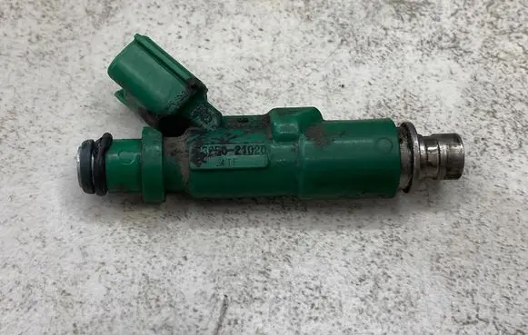Toyota Prius (XW20) Fuel injector 2325021020