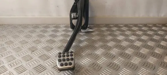 Mercedes-Benz CLA C117 X117 W117 Brake pedal A2462920208 A246290019