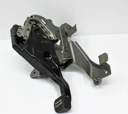 Nissan Leaf I (ZE0) Hand brake release handle 4613A