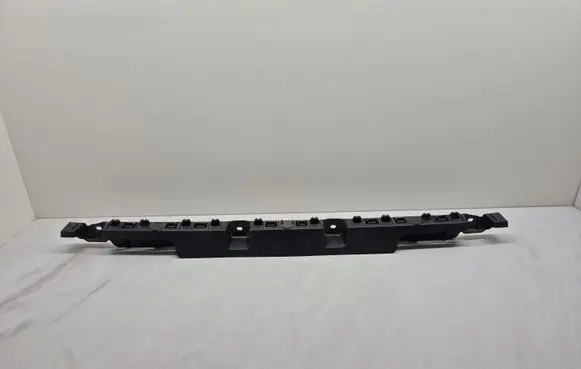 Rear bumper mounting bracket