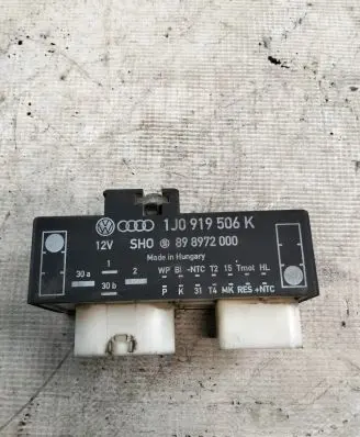 Seat Leon (1M) Coolant fan relay 1J0919506K