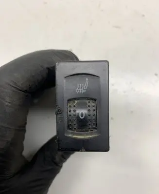 Volkswagen PASSAT B5.5 Seat heating switch 3B0963563D