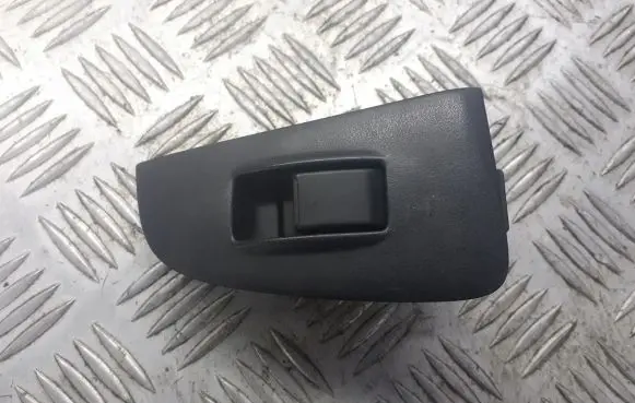 Toyota Avensis T250 Quarter vent window switch 4231-05140