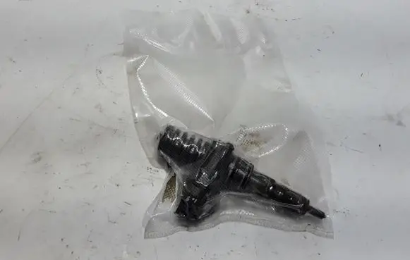Volkswagen Caddy Fuel injector 038130073BN