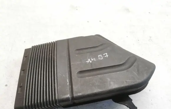 Audi A4 S4 B7 8E 8H Air intake duct part 8E0129617