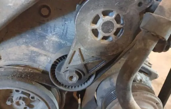 Skoda Octavia Mk2 (1Z) Generator/alternator belt tensioner