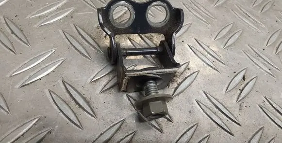 Toyota Yaris Tailgate/trunk/boot hinge