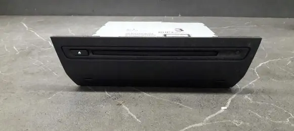 Mazda 3 Navigation unit CD/DVD player 