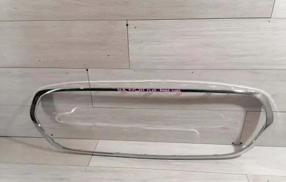 Mini One - Cooper F56 F55 Front bumper upper radiator grill 7300589