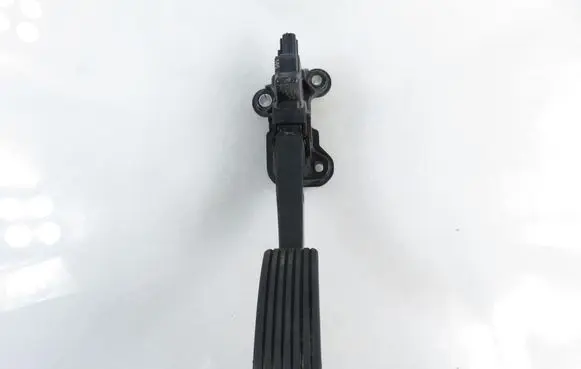 Jeep Patriot Accelerator throttle pedal 04891585AB