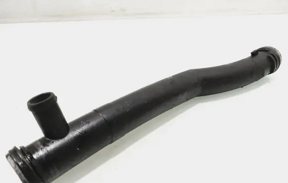 Volkswagen Golf Plus Engine coolant pipe/hose 03f121065A