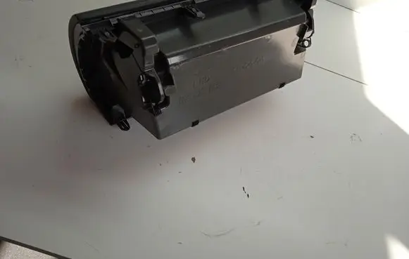 Toyota Prius+ (ZVW40) Glove box 5544047020