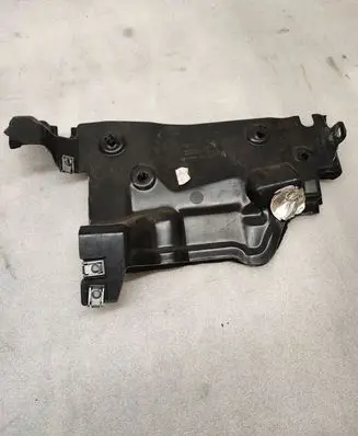 Land Rover Range Rover Sport L494 Other engine bay part CLPA6D057A