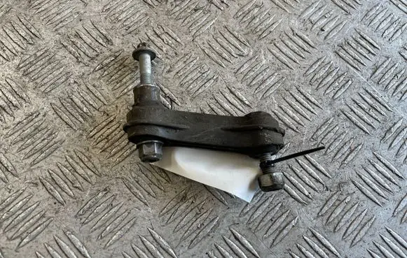 Mercedes-Benz GLA H247 Front anti-roll bar/stabilizer link 
