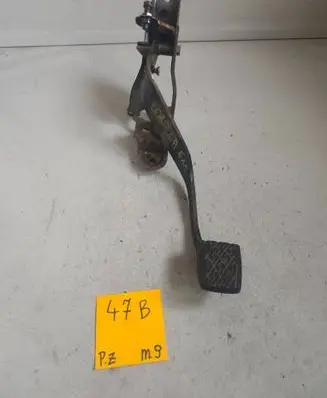 Toyota Corolla Verso E110 Clutch pedal 23894