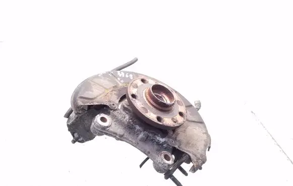 Front wheel hub spindle knuckle