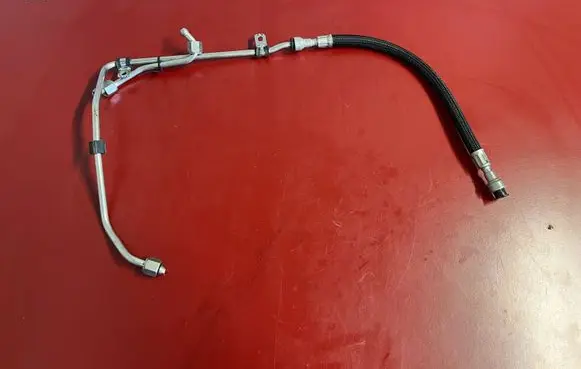 Fuel injector supply line/pipe