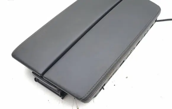 Peugeot 5008 II Armrest 9810631877