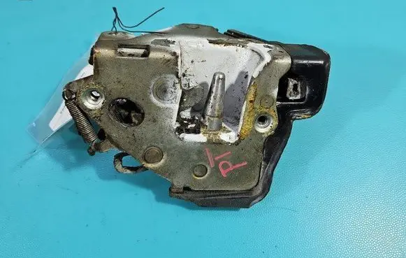 Mercedes-Benz W123 Rear door lock 1237330208 IMPRK1471738