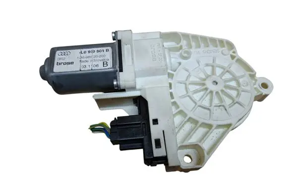 Audi Q7 4L Rear door window regulator motor 4L0959801B