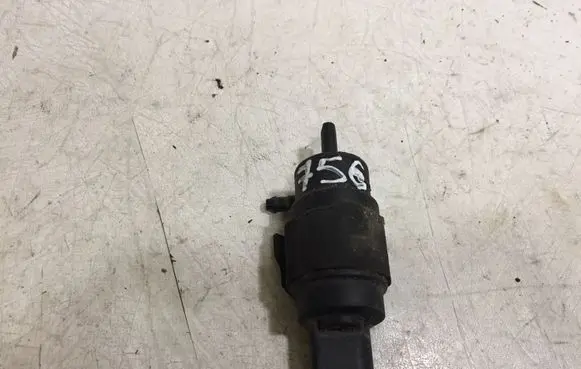Audi A4 S4 B8 8K Windscreen/windshield washer pump 8K5955647