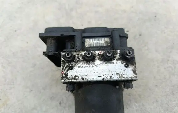 Toyota Corolla Verso E121 ABS Pump 445100F010A