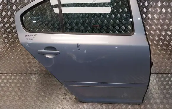 Skoda Octavia Mk2 (1Z) Rear door S18031450