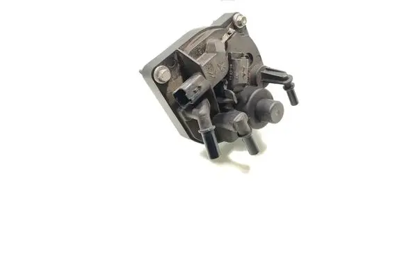 Peugeot 508 Fuel filter housing 9672614980
