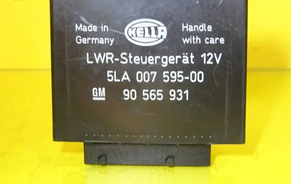 Opel Omega B2 Light module LCM 90565931 5LA007595-00