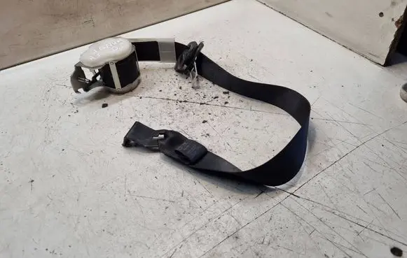 Opel Signum Front seatbelt 0402050 03207 FR033070662
