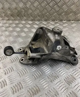 Audi A4 S4 B9 Engine mounting bracket 4M0199388