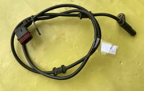 Mercedes-Benz C W203 ABS brake wheel speed sensor A2035401417