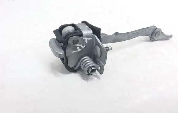 Opel Vectra C Front door check strap stopper 09229750