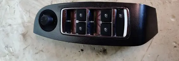 Chevrolet Malibu Electric window control switch 13305373 25872080 22891055