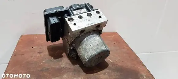 Mercedes-Benz E W211 ABS Pump 476609441R