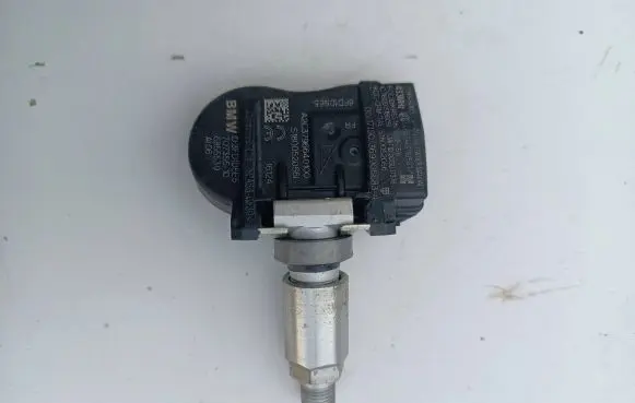 BMW X1 F48 F49 Tire pressure sensor 6855539