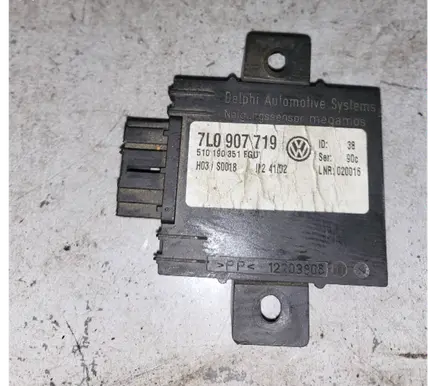 Volkswagen Touareg I Alarm control unit/module 7L0907719